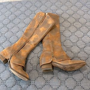 Donald Pliner Boot - Devi